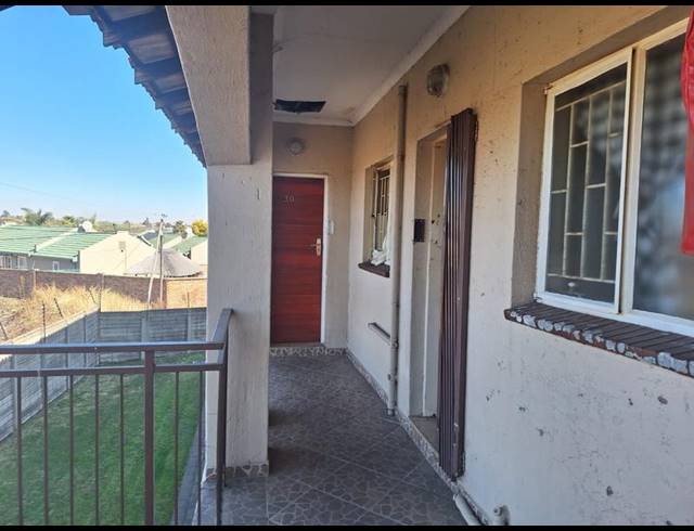 2 BEDROOM TOWNHOUSE FOR SALE IN DALPARK EXT 1